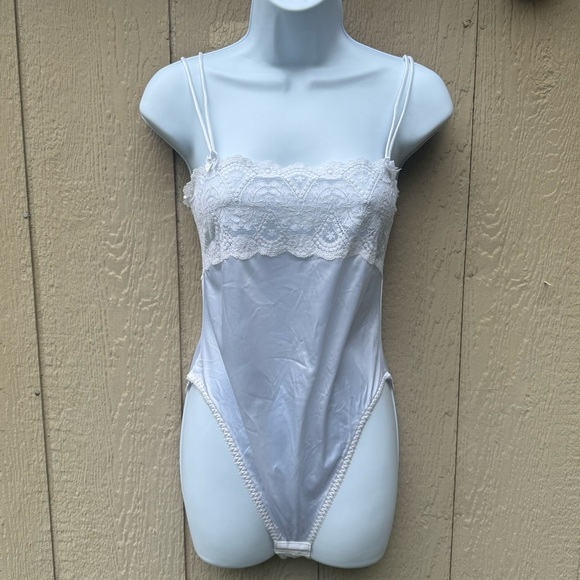 Vintage Vassarette White Lace Underneath Bodysuit Sz 34 / Medium USA Made - Picture 1 of 7